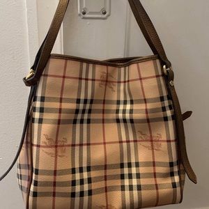 🔥SALE🔥 Burberry Medium Tote Bag